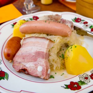 Choucroute garnie au Riesling (600g la part environ)