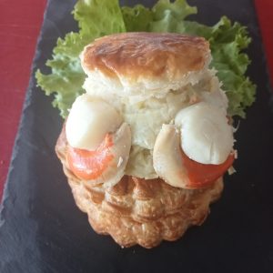 Feuilleté Saint Jacques & fondue de poireaux (250g la part)